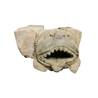 Gargouille primitive en grès beige. Fin XVI ème siècle, début XVII ème.
