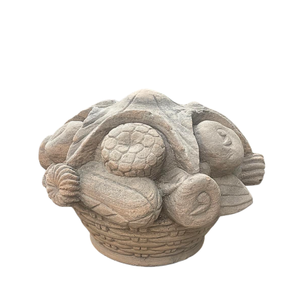 Panier de fruits en pierre sculptée. XIX ème siècle.
