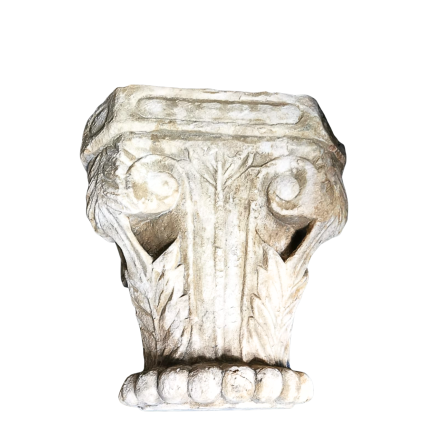 Chapiteau en marbre blanc monobloc. XVIII ème siècle ou antérieur.