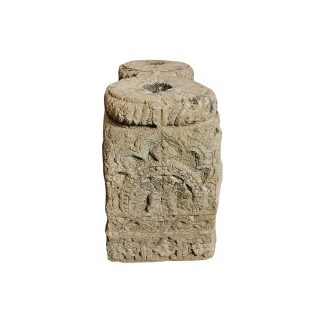 Base de colonne double en pierre sculptée. XVII ème siècle.