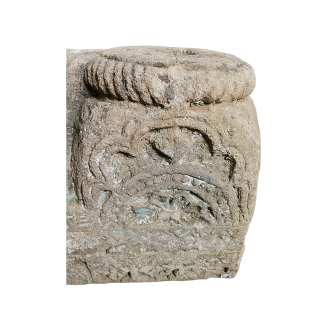 Base de colonne double en pierre sculptée. XVII ème siècle.
