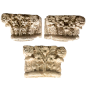 Suite de trois chapiteaux corinthiens d’applique en pierre. XV ème / XVI ème siècle.