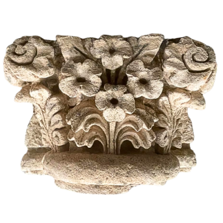 Set of three Corinthian wall capitals in stone. 15th - 16th Century.