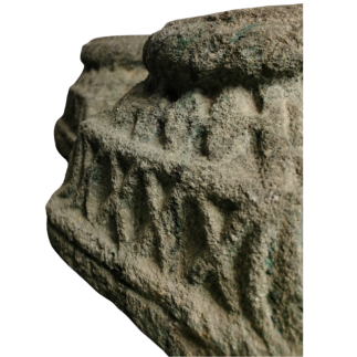 Suite de six bases de colonnes en granite sculpté toutes faces. XII ème siècle.