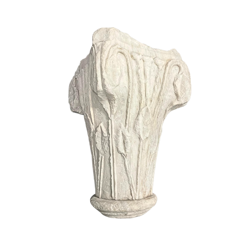 Chapiteau sculpté en marbre blanc. XIV - XV ème siècle, ou antérieur.
