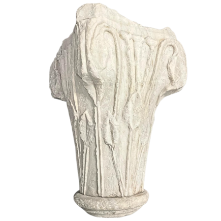 Chapiteau sculpté en marbre blanc. XIV - XV ème siècle, ou antérieur.