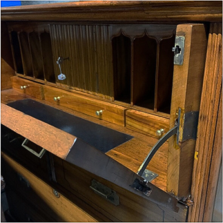 Commode secrétaire officier Royal Navy en camphrier circa 1840